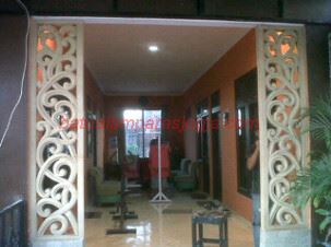 rumah dengan batu alam Hasil gambar untuk relief tiang rumah