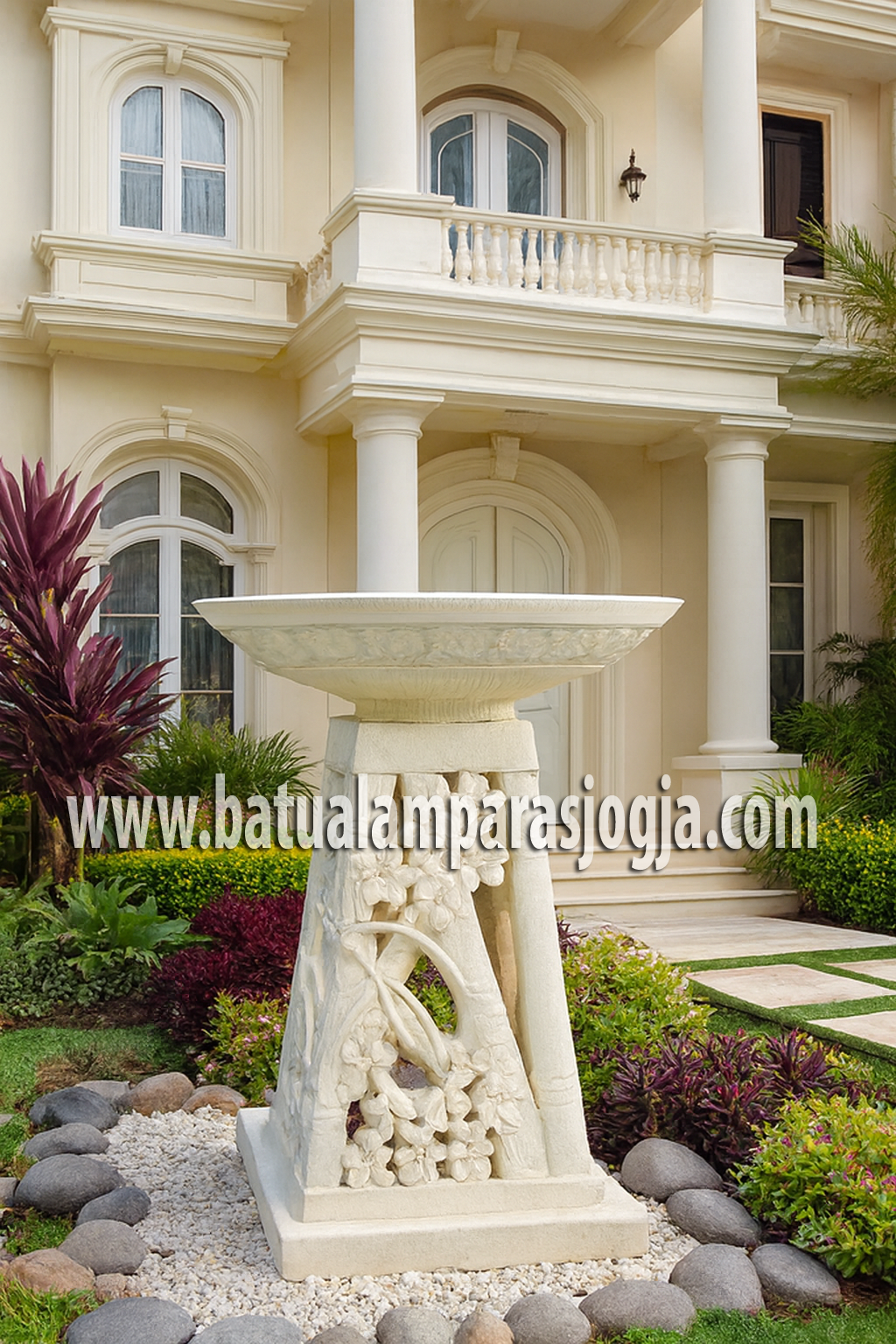 Birdbath Ukir Floral – Sentuhan Elegan untuk Taman Mewah