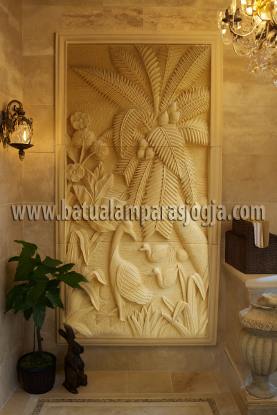 Relief Batu Paras Putih – Motif Pohon Kelapa Tropis