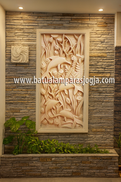 Relief Batu Alam – Motif Ikan Lumba-Lumba