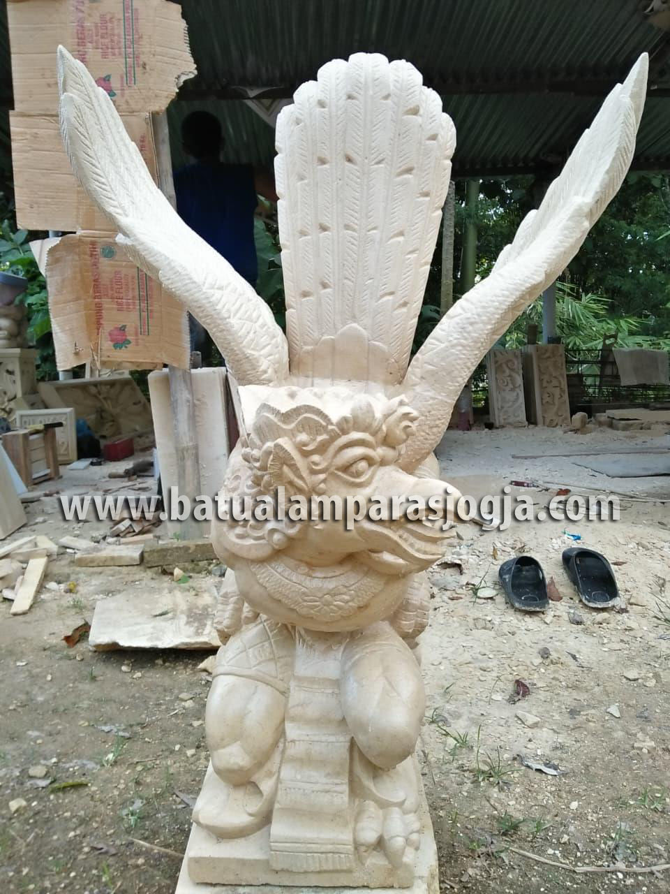 Patung Garuda Wisnu batu alam paras jogja GWK - Gambar 2