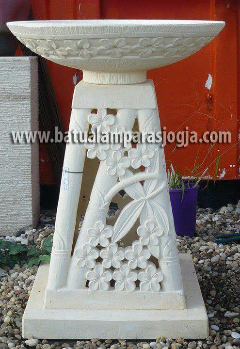 Birdbath Ukir Floral – Sentuhan Elegan untuk Taman Mewah - Gambar 2