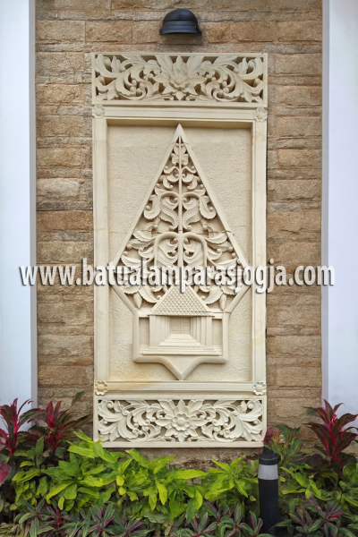 Panel Relief Kayon & Rumah Adat Batu Paras Putih Jogja